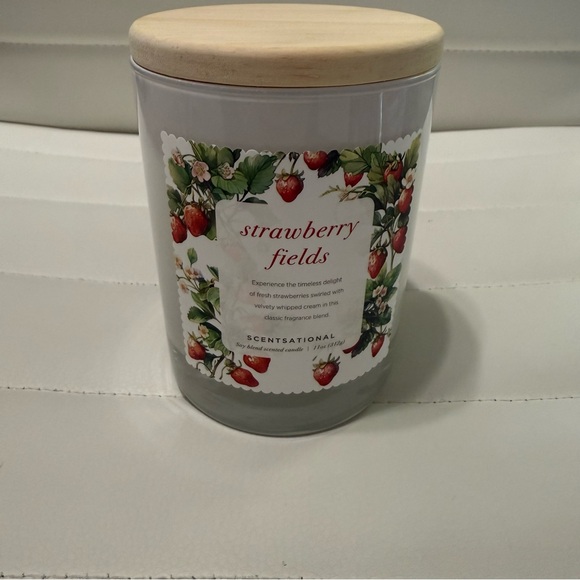 scentsational Other - Strawberry Fields Whipped cream with Strawberry Scented Candle with Wooden Lid
